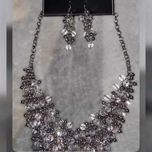 Beaded necklace and earring set